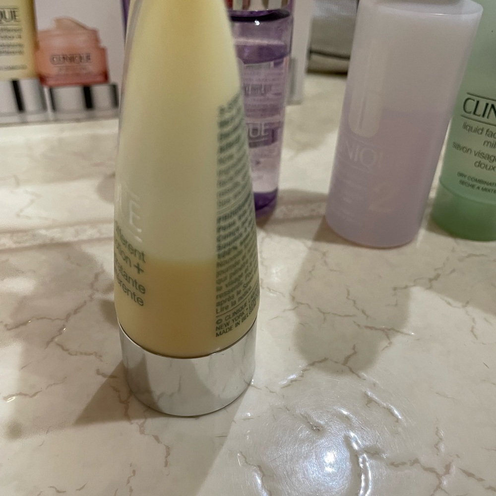 Clinique - Picture 6 of 13